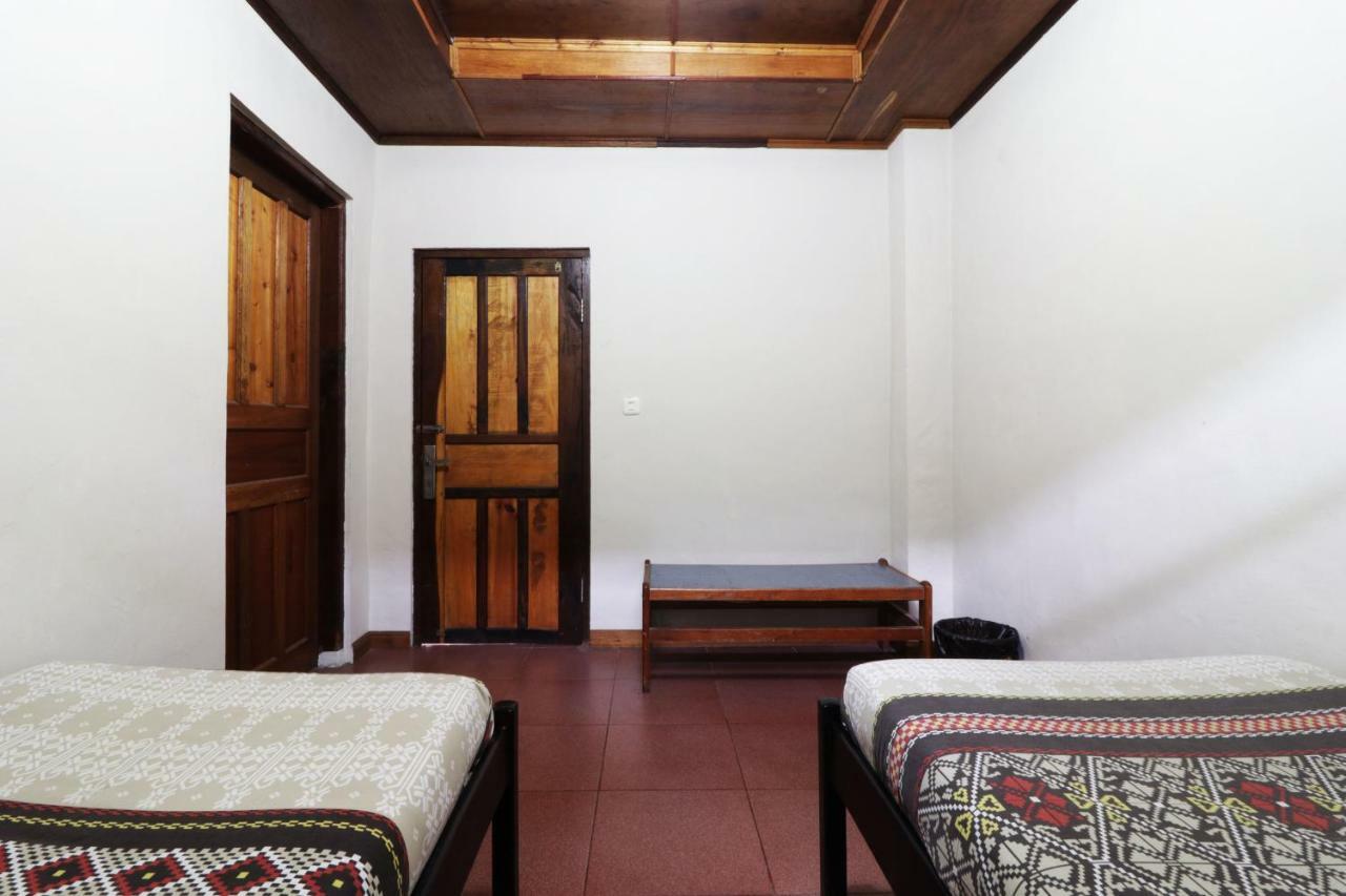 Bagus Bay Homestay Tuk Tuk Exterior foto